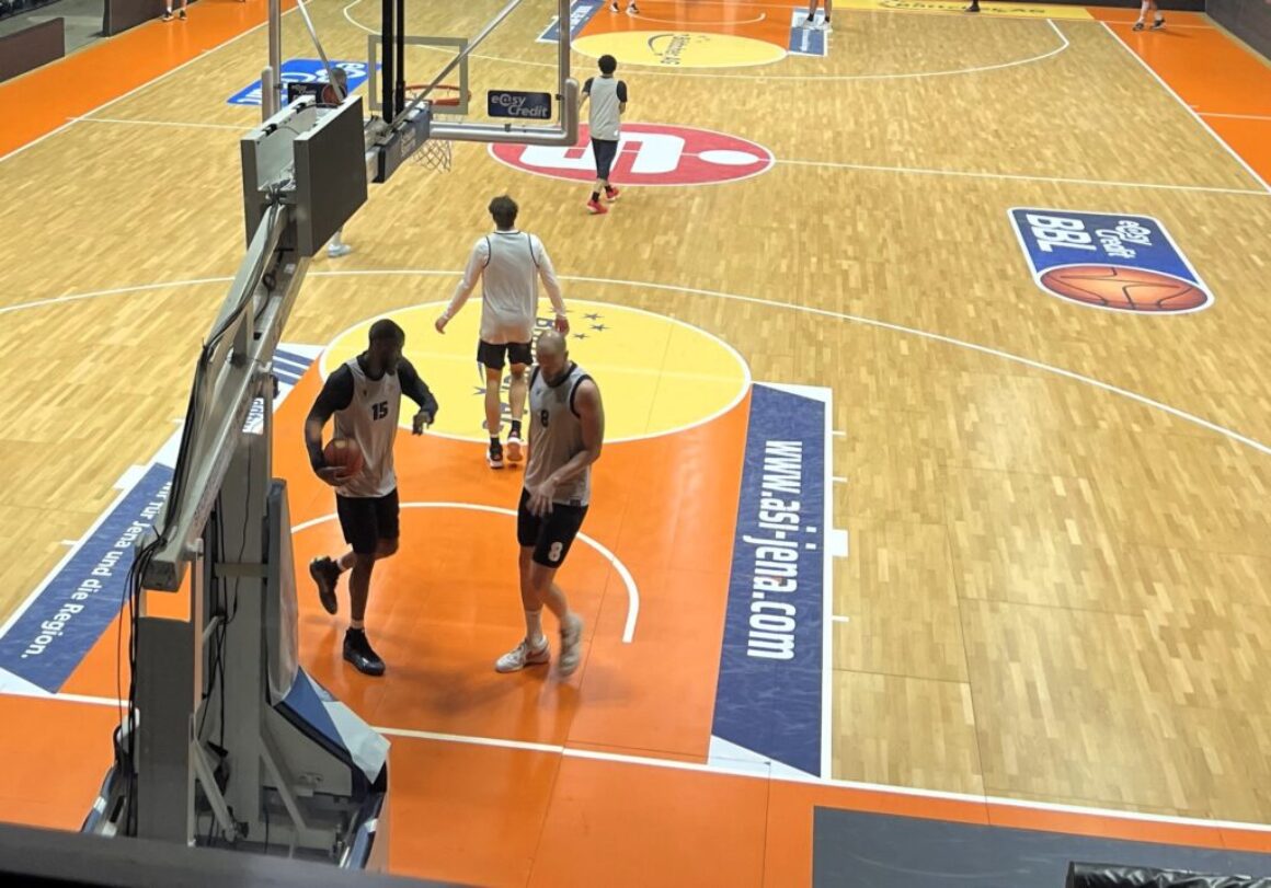 Basketballstandort Jena: Grüne Fraktion im Austausch mit Baskets